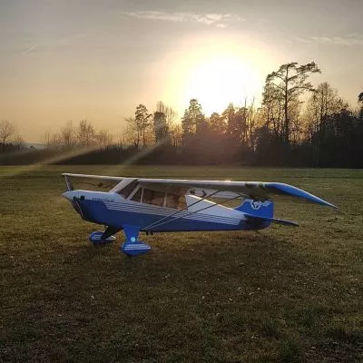 Aviat Husky (33%) 1:3 (mit 7 Servo GM735MD)